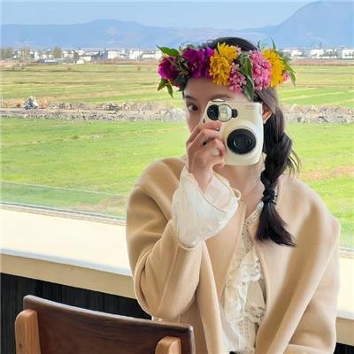 老艺术家孙女被曝恋爱脑怒怼网友，一个月慈善晚宴画面流出