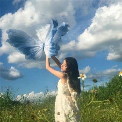 顶流女星旧照被扒，凌晨内幕曝光，评论区彻底沦陷