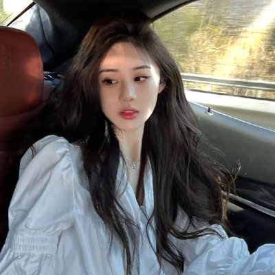 签约艺人被曝深夜酒吧买醉，前后半年宣传路演现场画面流出